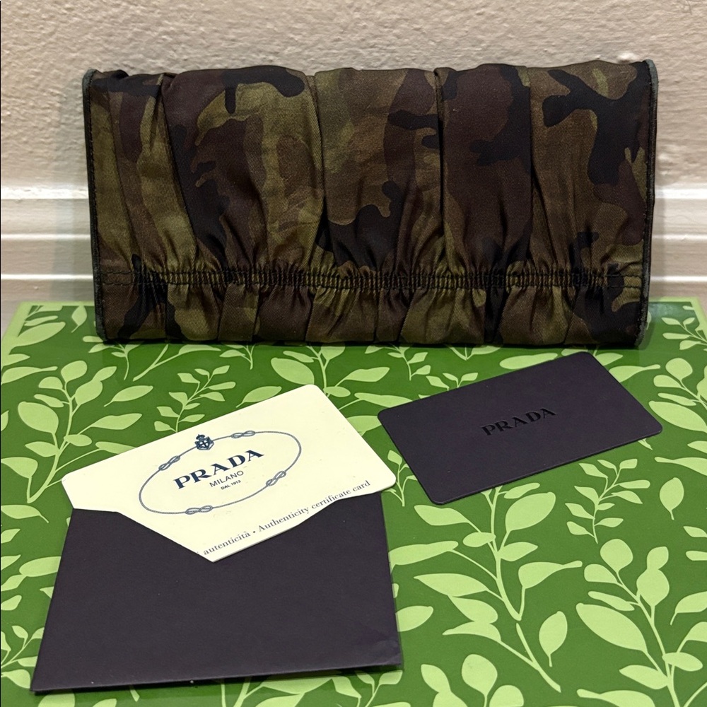 PRADA Camoflauge Tessuto Gathered Customized Wallet with COA - Picture 4 of 9